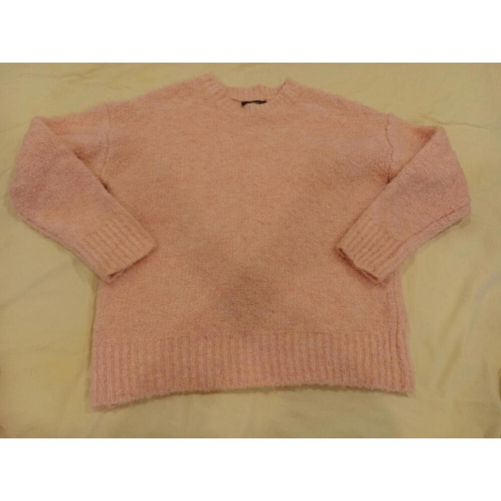 Forever 21 Women's Size Small Pink Knit Fuzzy Light Sweater Pullover Loose Fit